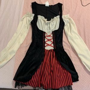 Woman’s pirate costume